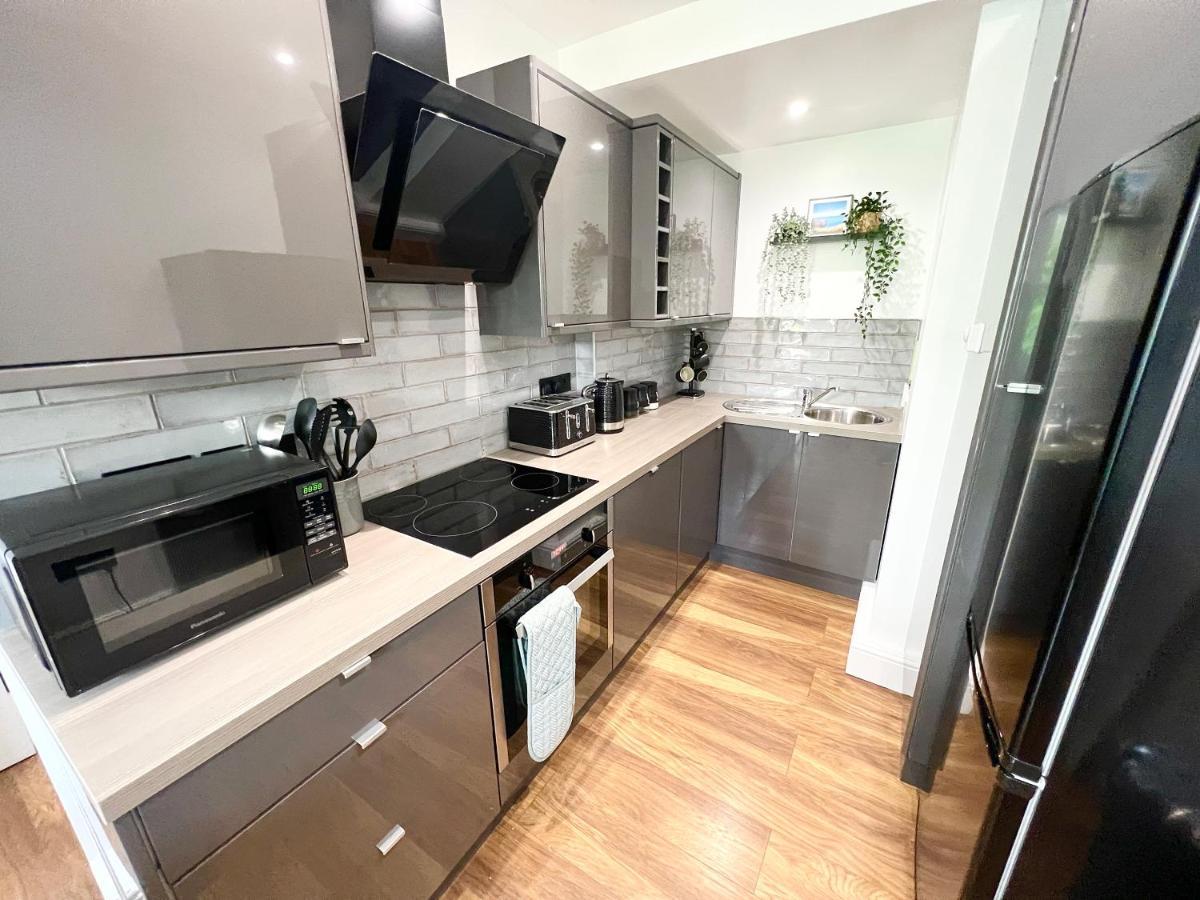 Lovely Apartment, One Minute From Bournemouth Beach And Town. 외부 사진