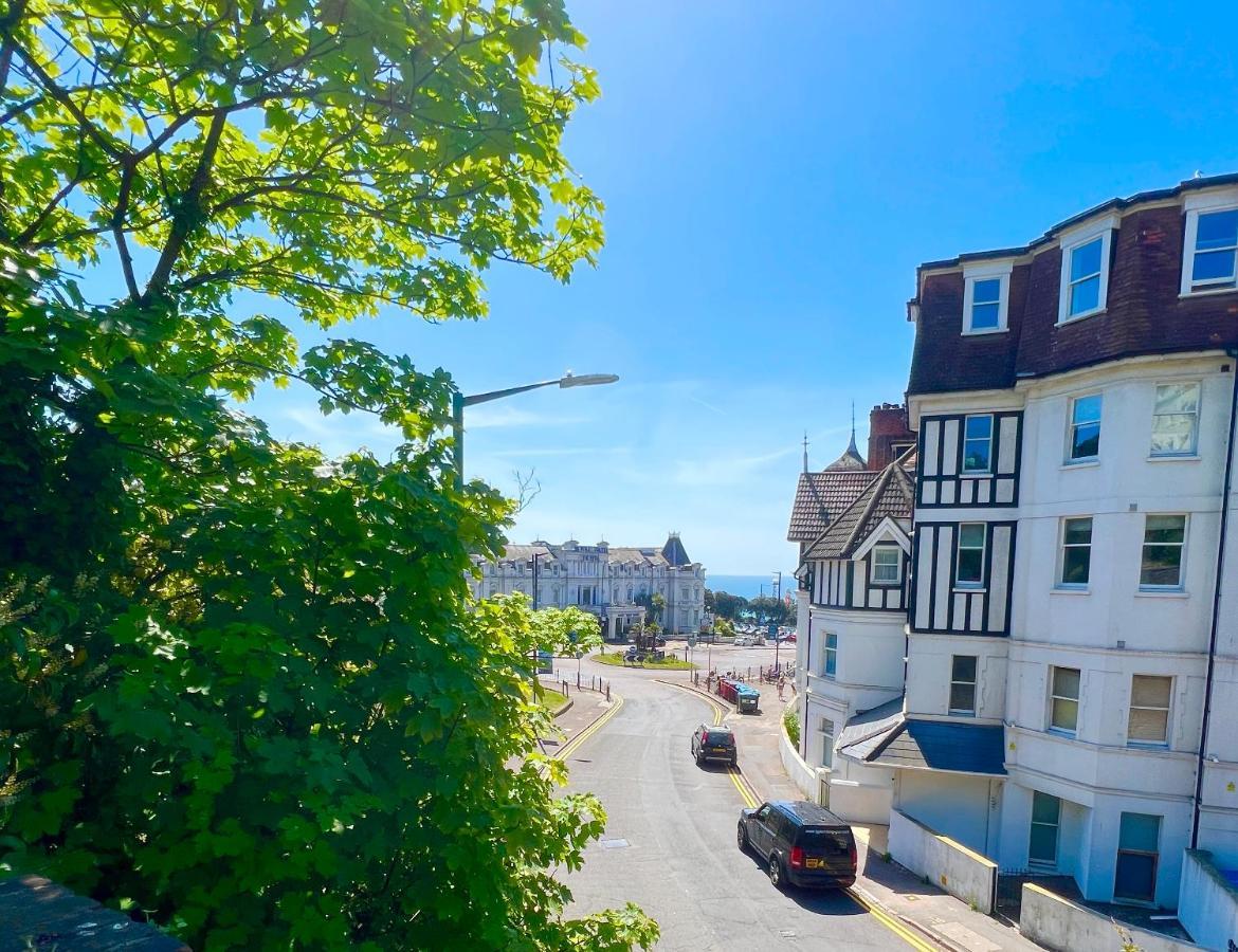 Lovely Apartment, One Minute From Bournemouth Beach And Town. 외부 사진